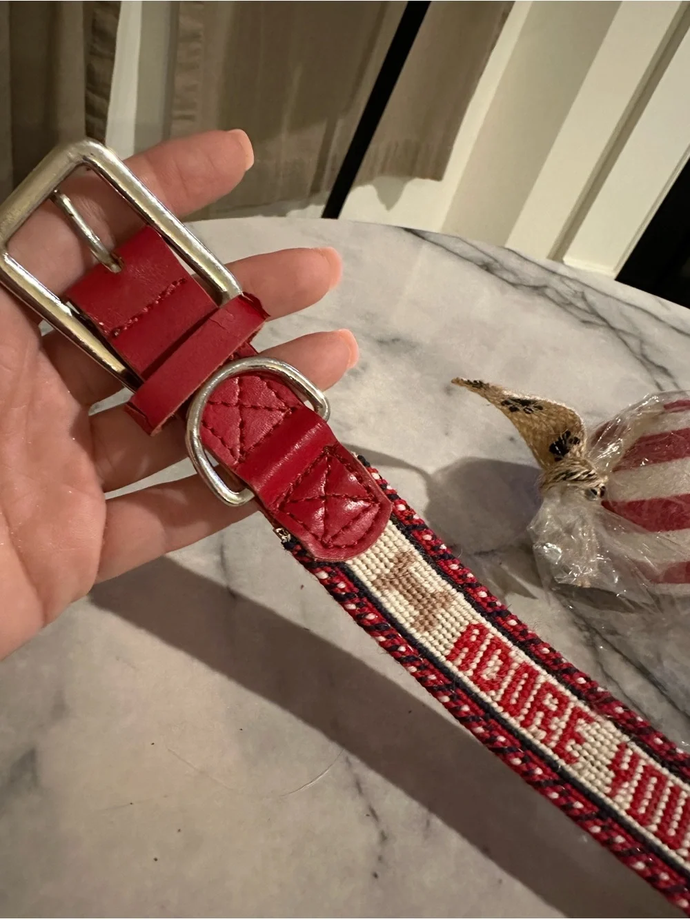 Gretchen Scott Red & White dog collar size small & 3 decorative tennis balls